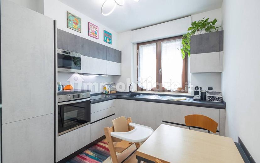 Trilocale Nino Bixio 170, Centro, Caronno Pertusella — foto 8 di 31
