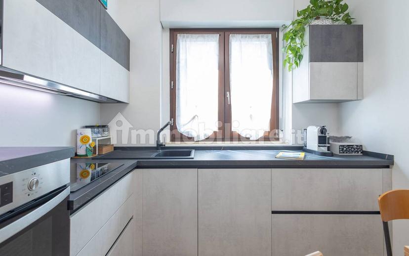 Trilocale Nino Bixio 170, Centro, Caronno Pertusella — foto 2 di 31