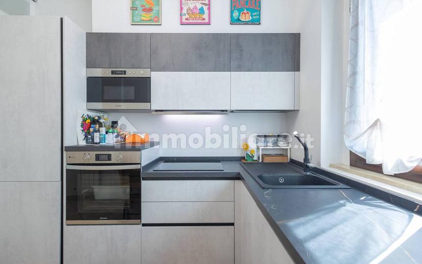Trilocale Nino Bixio 170, Centro, Caronno Pertusella — foto 3 di 31