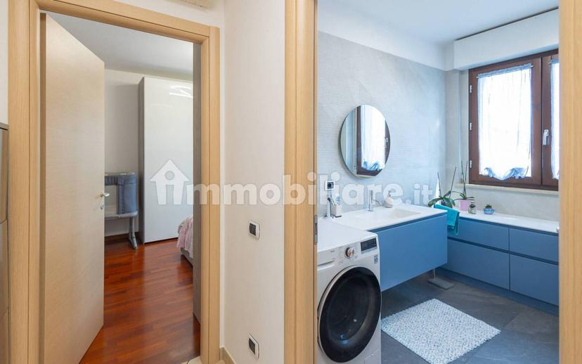 Trilocale Nino Bixio 170, Centro, Caronno Pertusella — foto 28 di 31