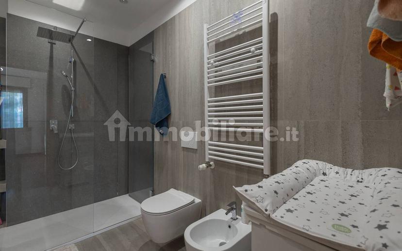 Trilocale Nino Bixio 170, Centro, Caronno Pertusella — foto 17 di 31