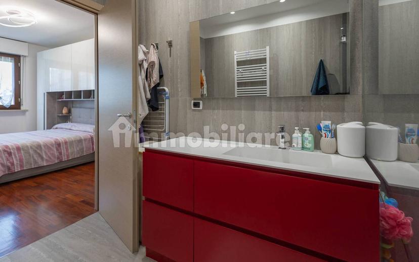 Trilocale Nino Bixio 170, Centro, Caronno Pertusella — foto 25 di 31