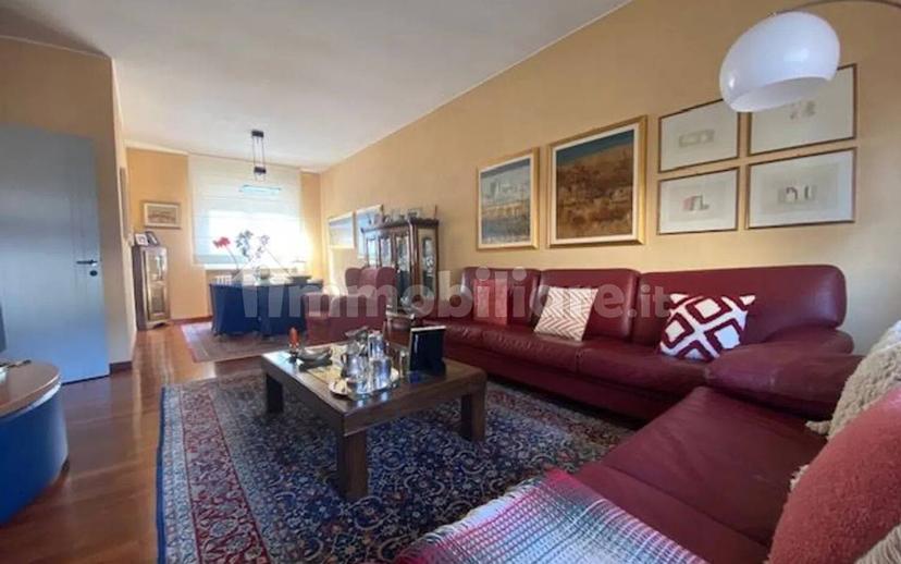 Villa unifamiliare via Montello, 55, Sesto Calende — foto 2 di 48