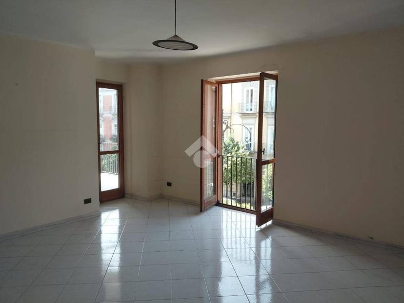 Bilocale corso Umberto I 75, Emanuele II, C. Colombo, Morelli e Silvati, Avellino
