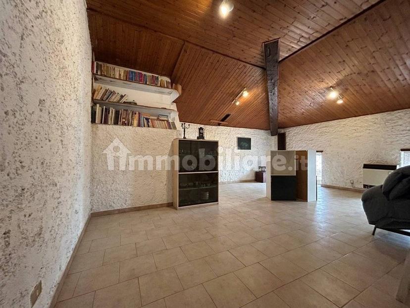 Mansarda corso Vittorio Emanuele II, Centro, Ortona — foto 4 di 11