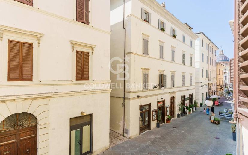 Quadrilocale corso G. Mazzini 71, Centro Storico, Spoleto — foto 15 di 31