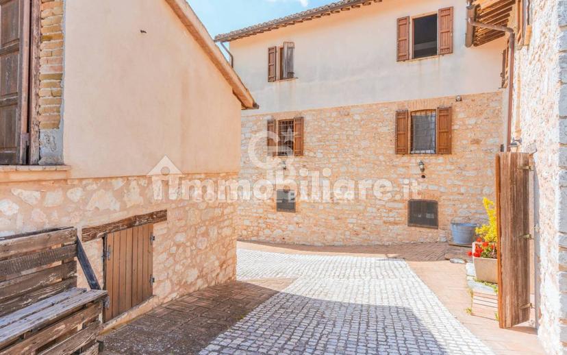 Rustico Morro di Rasiglia, Carpello, Scopoli, Casenove, Verchiano, Foligno — foto 22 di 45