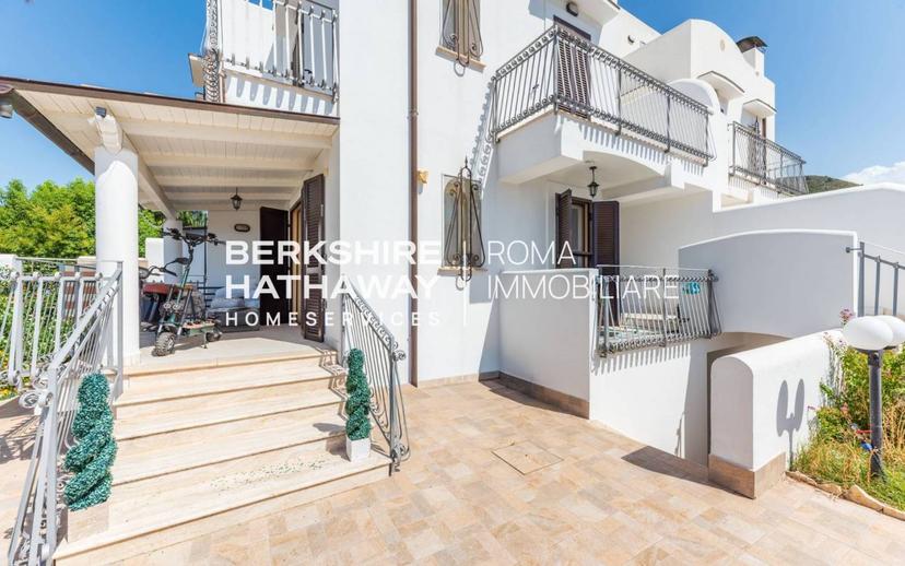 Villa unifamiliare via Omero, Centro, Sperlonga — foto 2 di 53