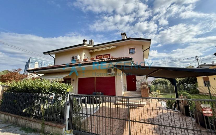 Trilocale via Nazario Sauro, 1, Montecchio Maggiore Alte Ceccato, Montecchio Maggiore — foto 9 di 22