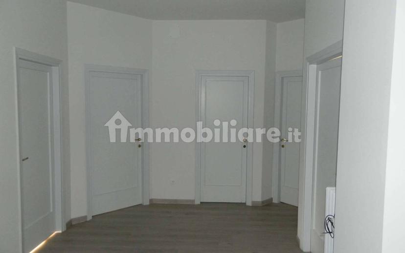 Trilocale via Trieste 88, Centro, Sondrio — foto 19 di 20