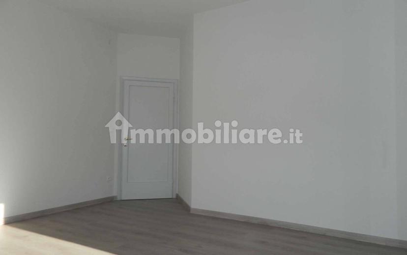 Trilocale via Trieste 88, Centro, Sondrio — foto 8 di 20