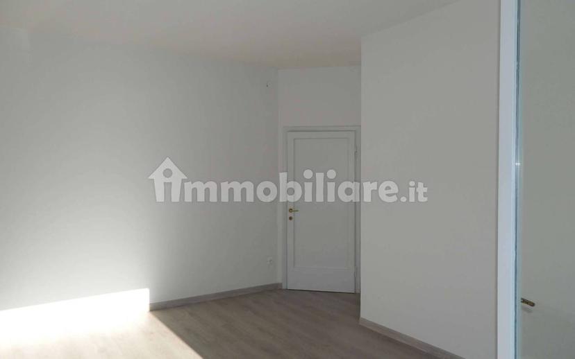Trilocale via Trieste 88, Centro, Sondrio — foto 9 di 20