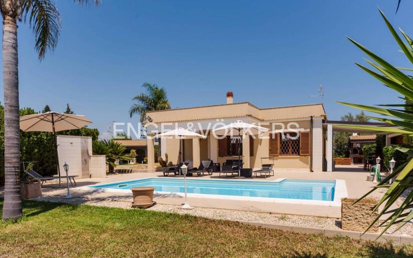 Villa unifamiliare via Lago di Lugano 33, Fontane Bianche, Siracusa — foto 4 di 40