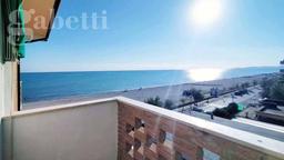 Quadrilocale terzo piano, Lungomare di Levante, Senigallia