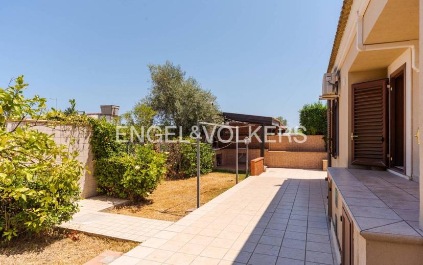 Villa unifamiliare via Lago di Lugano 33, Fontane Bianche, Siracusa — foto 13 di 40