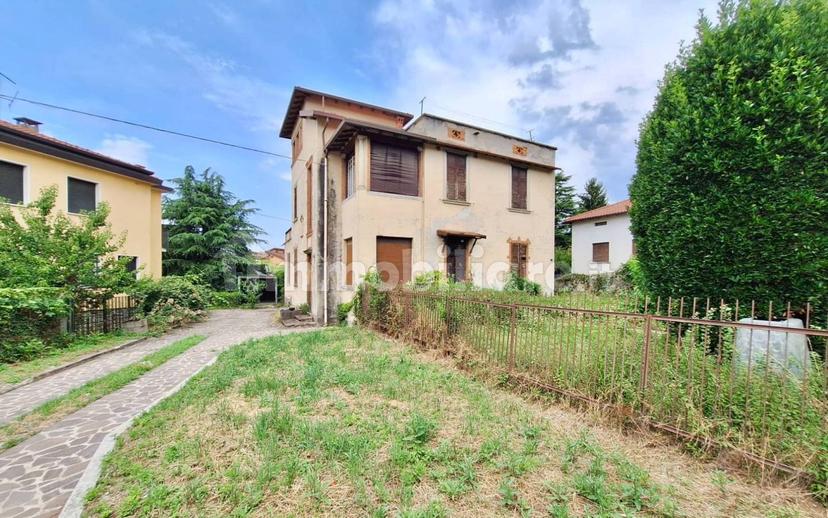 Villa bifamiliare, da ristrutturare, 320 m², Valverde, Bergamo — foto 17 di 18