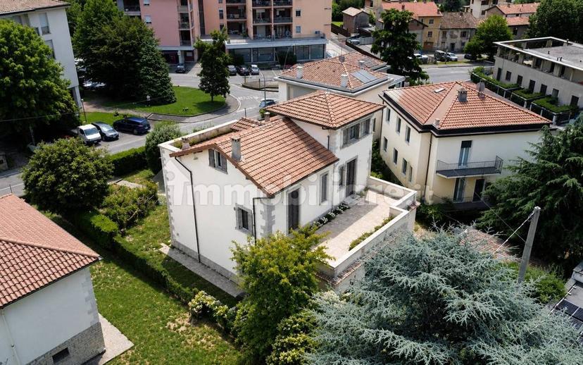 Villa bifamiliare, da ristrutturare, 320 m², Valverde, Bergamo — foto 7 di 18