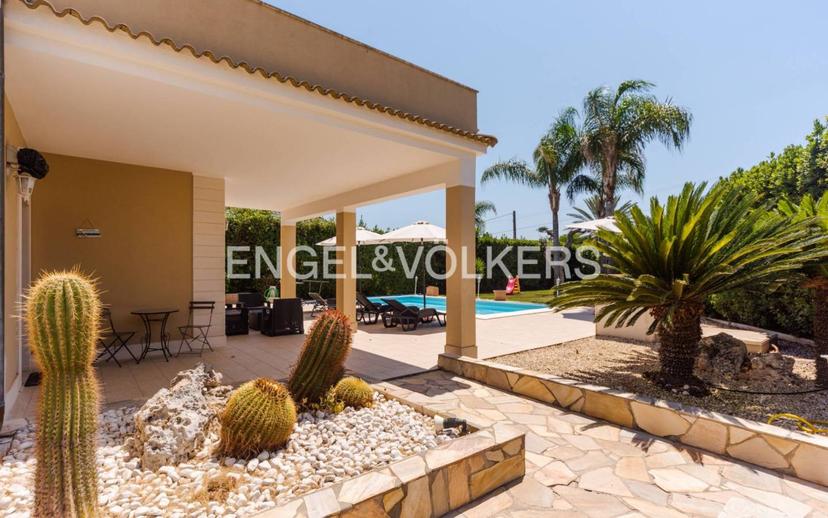Villa unifamiliare via Lago di Lugano 33, Fontane Bianche, Siracusa — foto 7 di 40