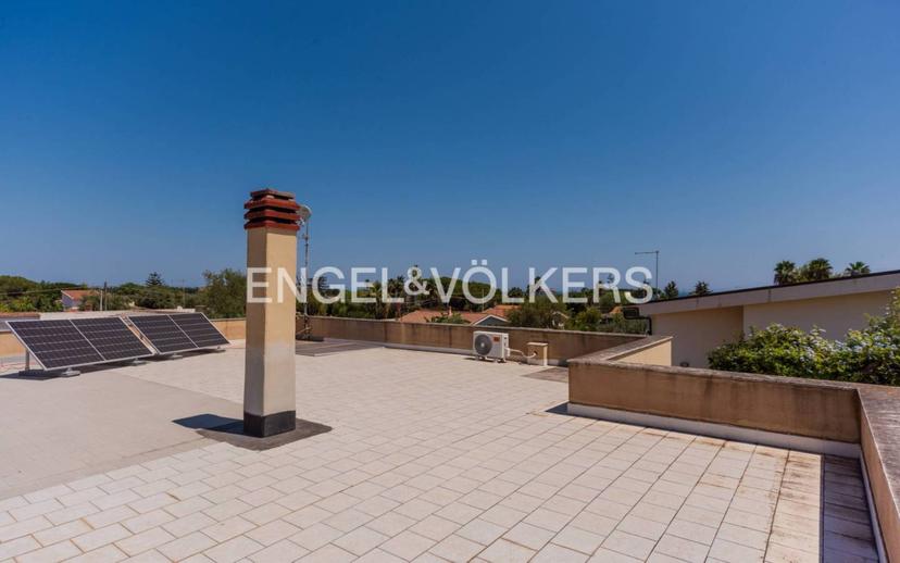 Villa unifamiliare via Lago di Lugano 33, Fontane Bianche, Siracusa — foto 2 di 40