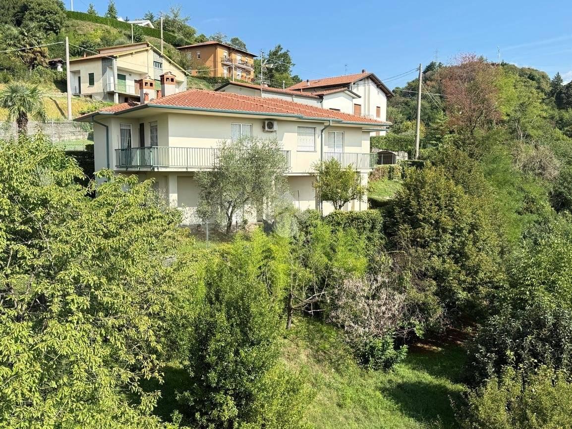 Villa unifamiliare via Don G. Solaro 24, Centro, Airuno