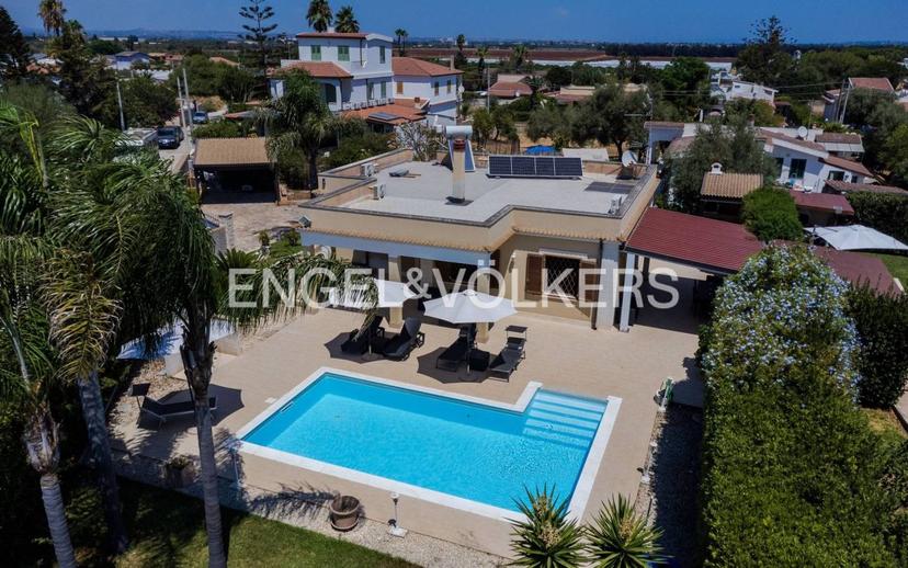 Villa unifamiliare via Lago di Lugano 33, Fontane Bianche, Siracusa — foto 10 di 40