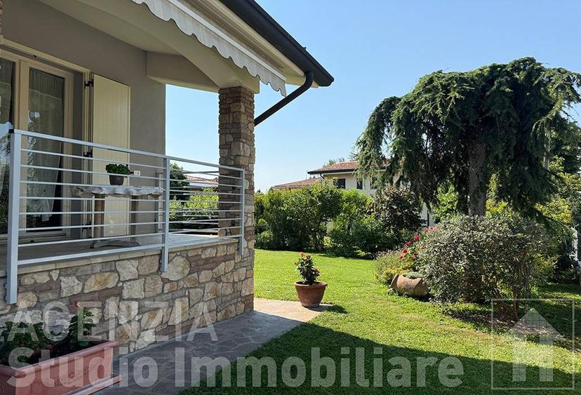 Villa bifamiliare via del Santuario, Lonato, Lonato del Garda — foto 2 di 18