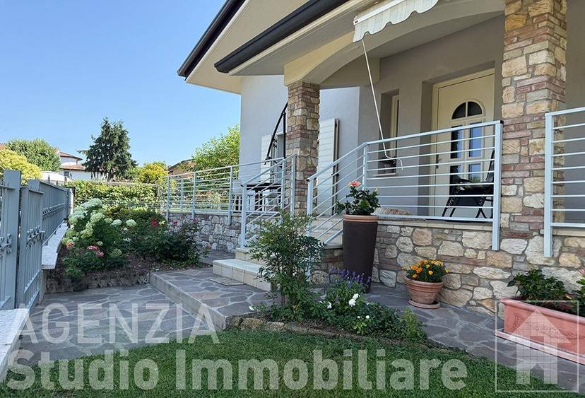 Villa bifamiliare via del Santuario, Lonato, Lonato del Garda — foto 7 di 18