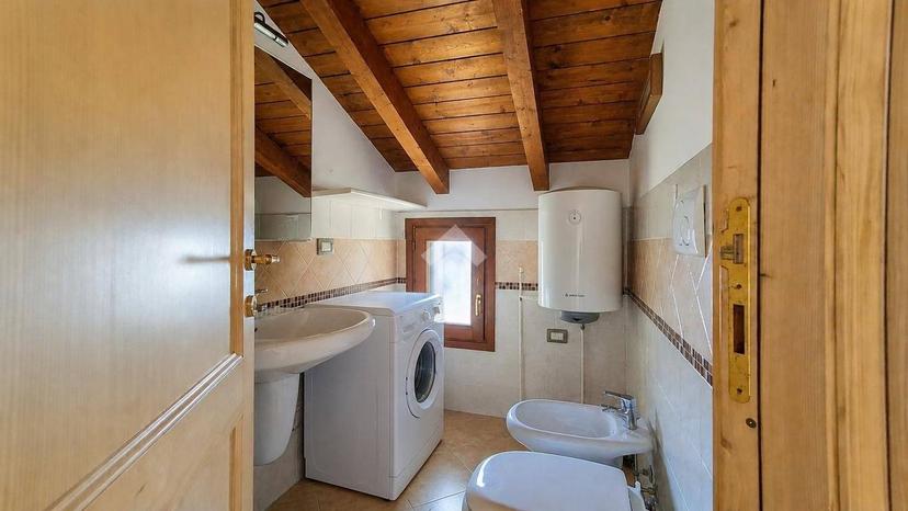 Trilocale via Alfonso D'Aragona 11, Castelsardo — foto 25 di 44