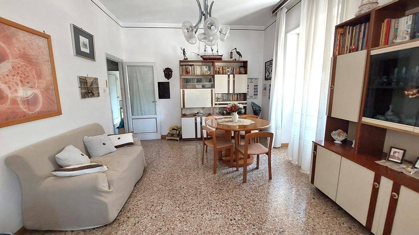 Trilocale via Antonio Rosmini 35, Centro Storico, Latina