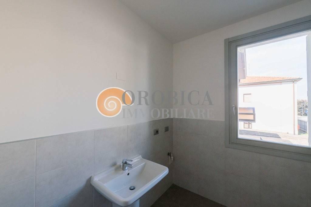Trilocale via Martiri della Libertà 89, Centro, Sorisole
