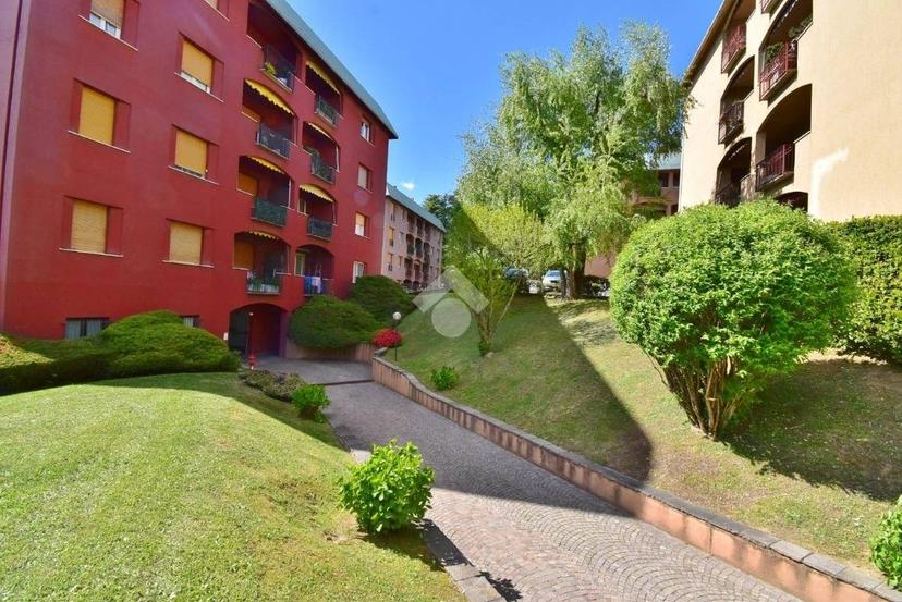 Trilocale via G. Mazzini 6, Centro, Appiano Gentile — foto 2 di 28
