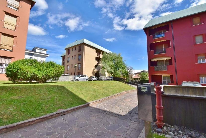 Trilocale via G. Mazzini 6, Centro, Appiano Gentile — foto 17 di 28