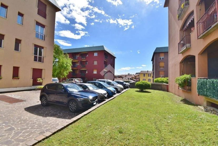 Trilocale via G. Mazzini 6, Centro, Appiano Gentile — foto 11 di 28