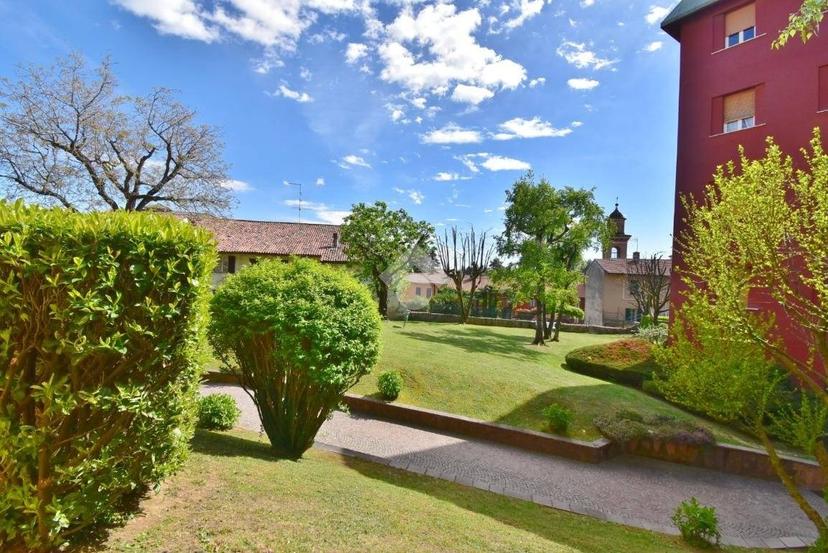 Trilocale via G. Mazzini 6, Centro, Appiano Gentile — foto 14 di 28