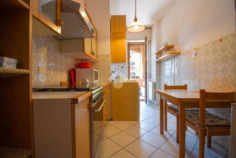 Trilocale via G. Mazzini 6, Centro, Appiano Gentile — foto 18 di 28