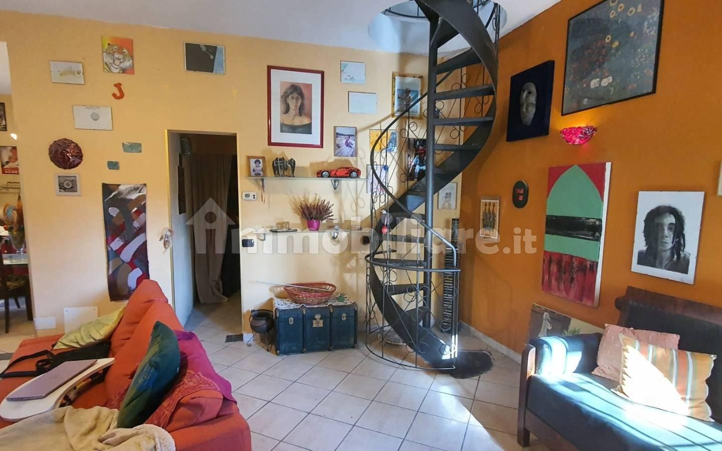 Trilocale via San Carlo Borromeo 3, Sacconago, Busto Arsizio