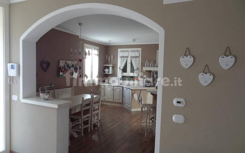Villa unifamiliare viale Enrico Mattei, Centro, Guastalla — foto 3 di 41