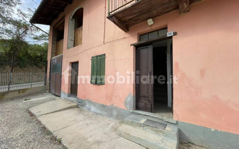 Cascina frazione Annunziata 96, La Morra