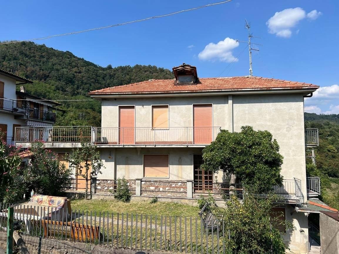 Quadrilocale porzione bifamiliare via Attilie 4, Fanti, Gandosso