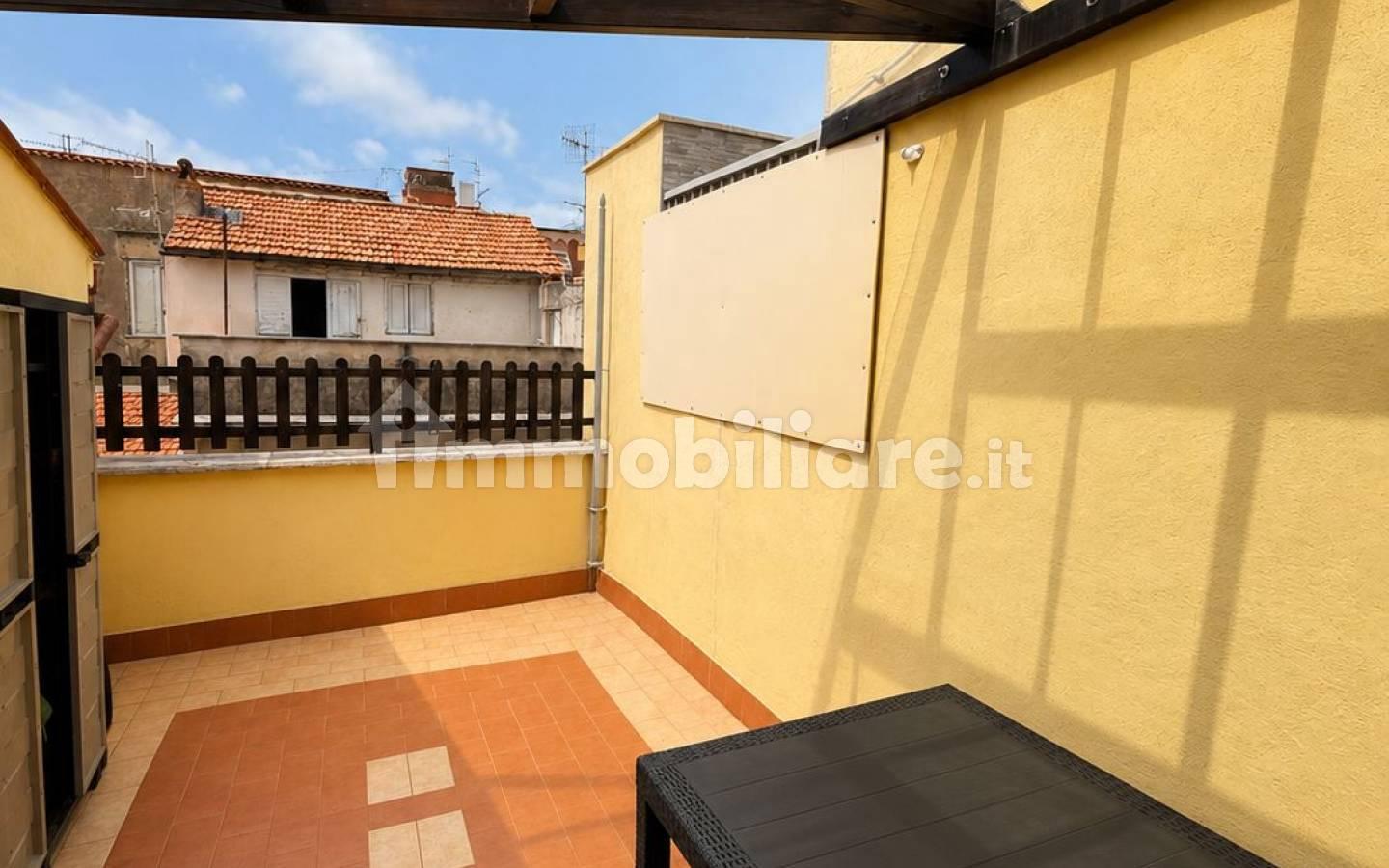 Quadrilocale piazza Vincenzo Bonomo 21, Centro, Formia