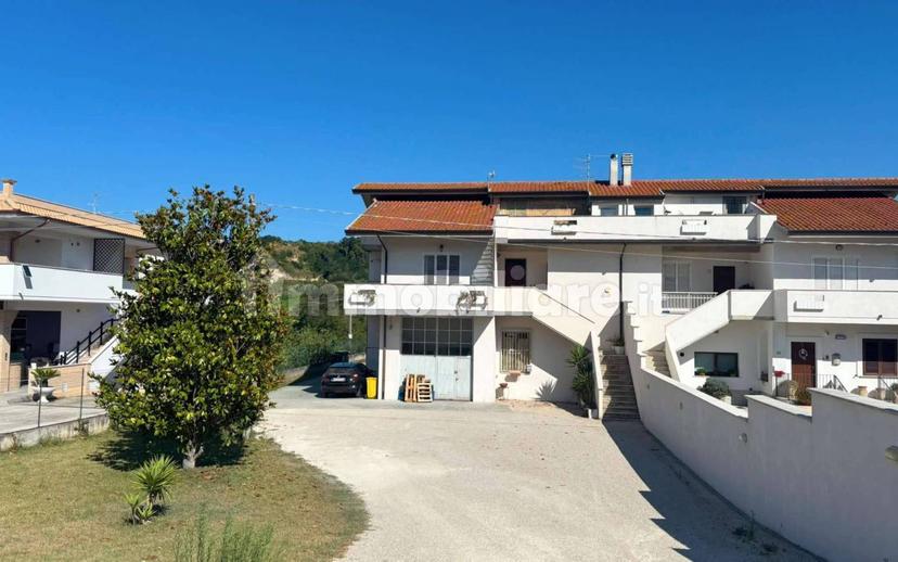Villa bifamiliare via Fondo Valle Alento, Fondo Valle Alento, Torrevecchia Teatina