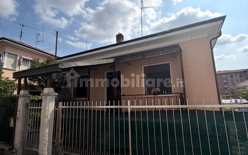Villa unifamiliare via Caltanissetta, Madonna Regina, Busto Arsizio