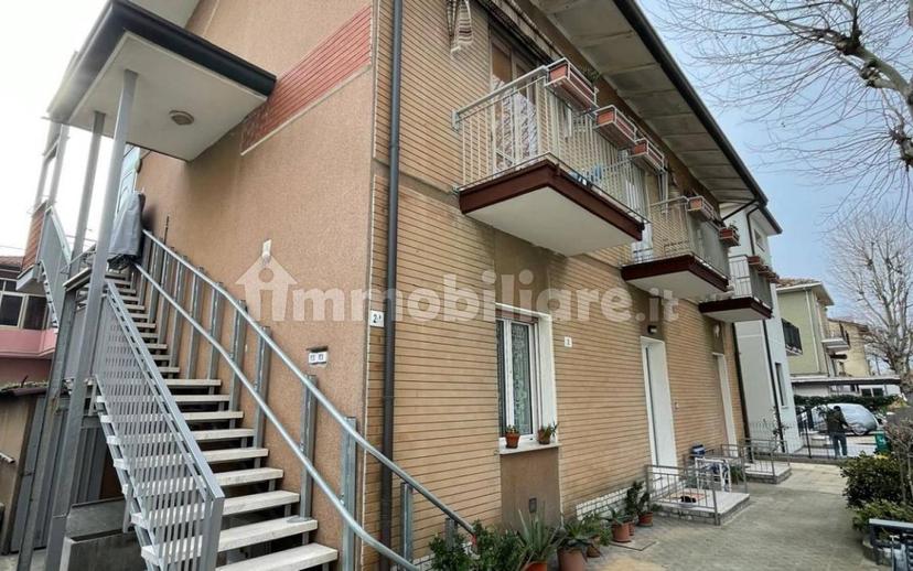 Quadrilocale viale Giulio Serafini 2, Viserbella, Rimini — foto 9 di 42