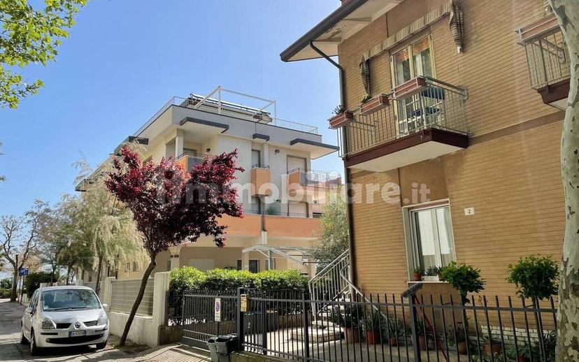 Quadrilocale viale Giulio Serafini 2, Viserbella, Rimini — foto 26 di 42