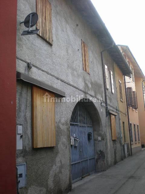 Rustico via Alessandro Volta, Vailate — foto 3 di 9