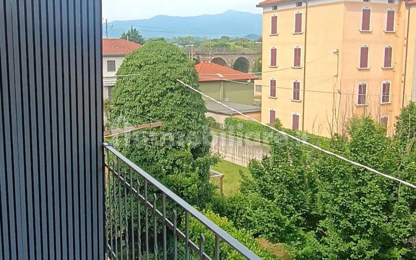 Quadrilocale via Don Gian Battista Lombardi, Centro, Ponte San Pietro — foto 4 di 20