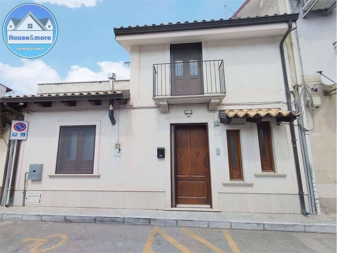 Terratetto unifamiliare 118 m², ottimo stato, Centro, Taurianova
