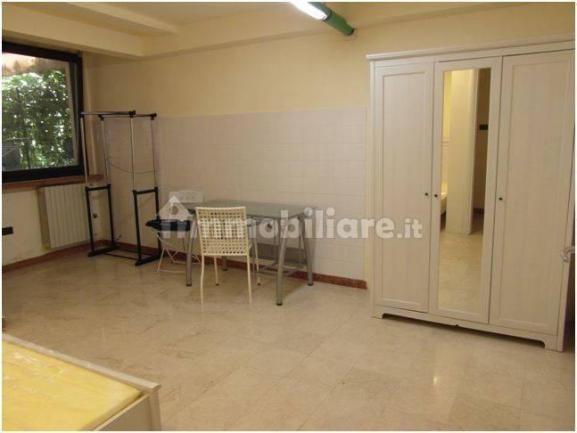 Stanza doppia via Camillo Benso di Cavour 13, Mantova — foto 6 di 7
