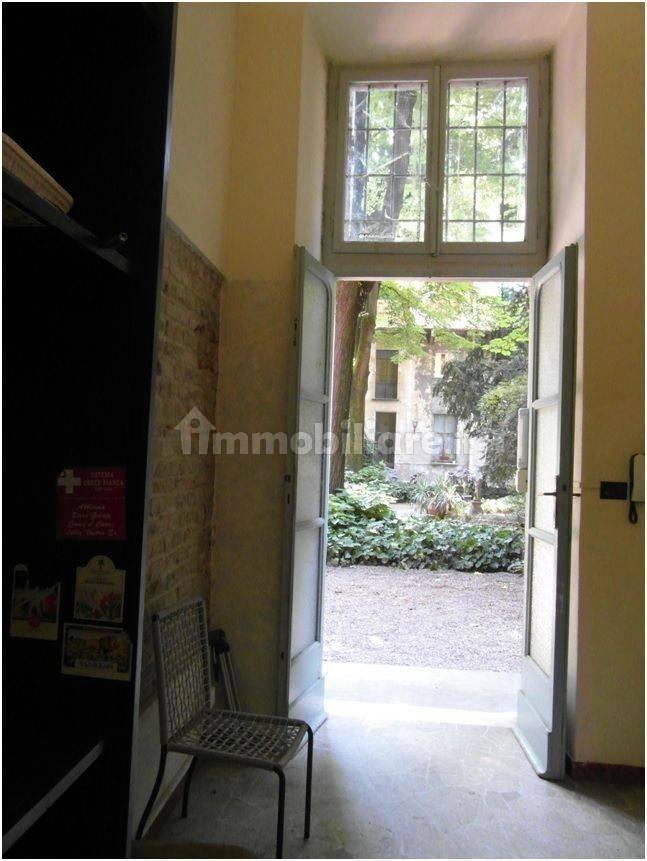 Stanza doppia via Camillo Benso di Cavour 13, Mantova — foto 5 di 7