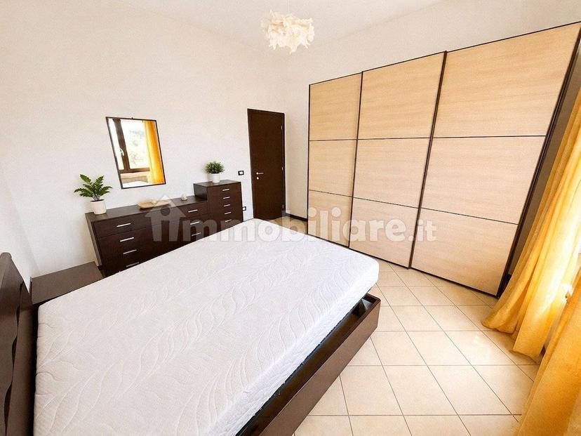 Trilocale vicolo Regina Pacis 3, Semicentro, Vercelli — foto 8 di 13